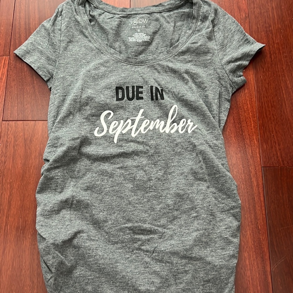 Maternity tee “due in September” size‎ small